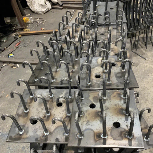 图纸中如何确定本溪预埋件的位置？